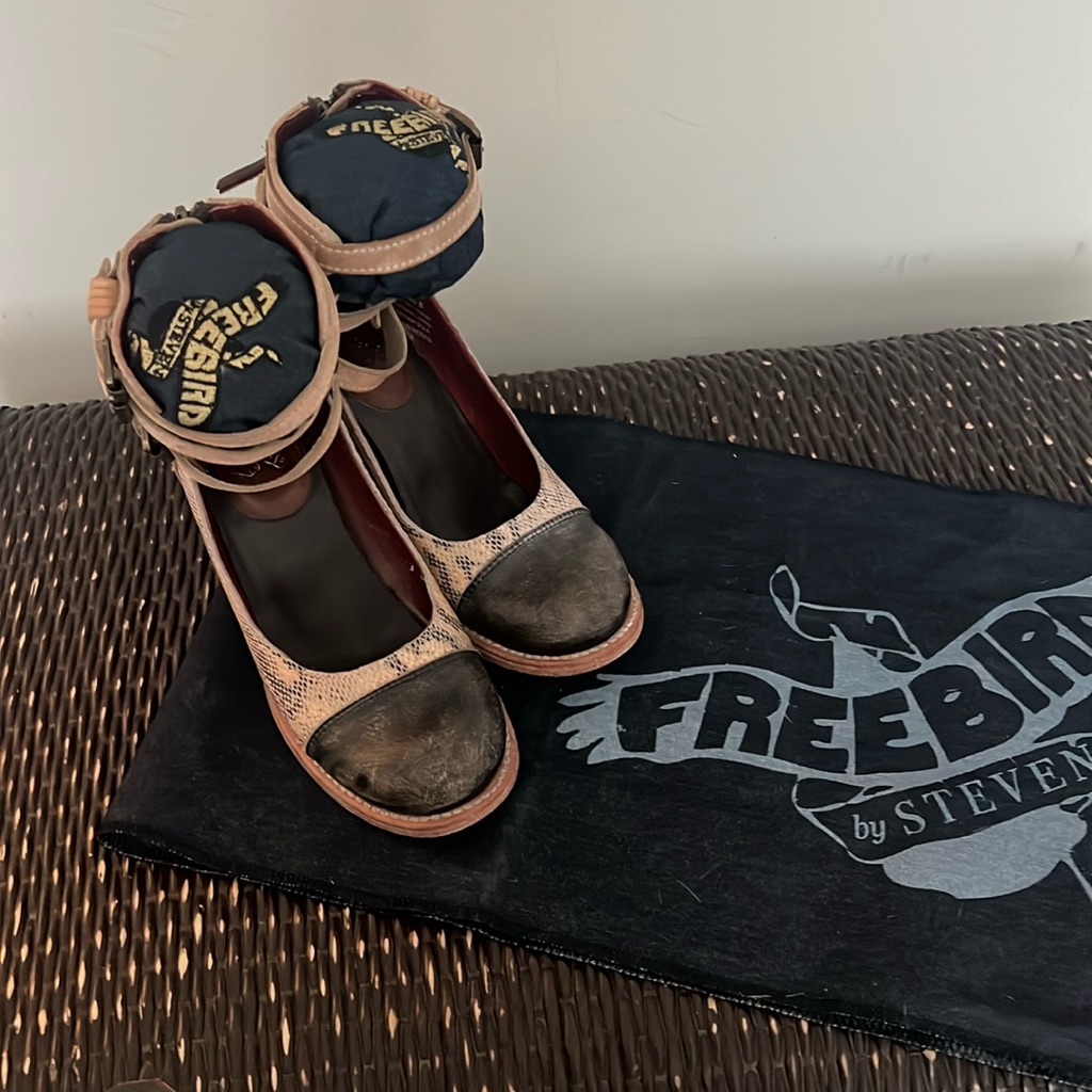 Freebird By Steven Bonnie Shoes Sz 8 Tan Snake And Brown Distressed Toe Size 8